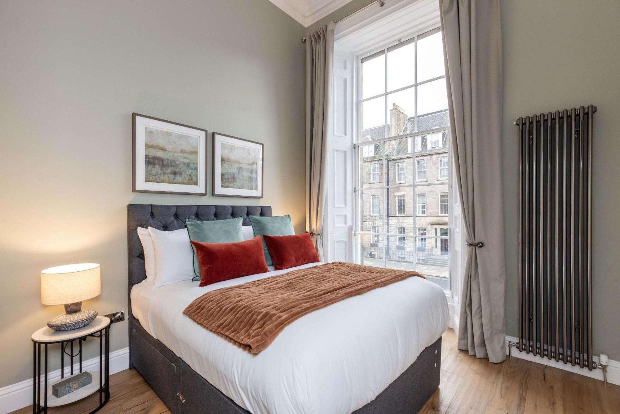 Dragon Suites Luxury Apartments At 9 Albyn Place Édimbourg Extérieur photo