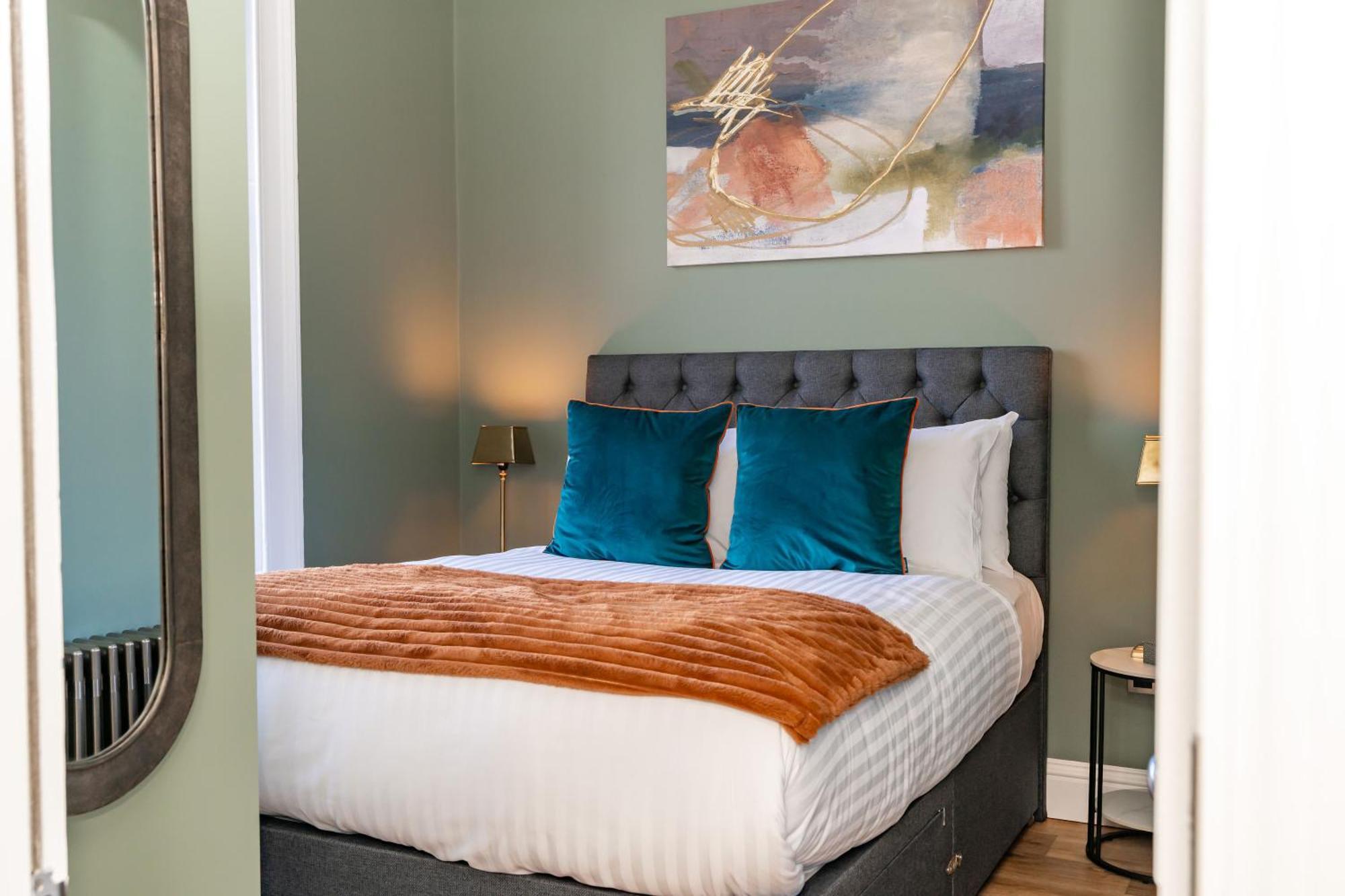 Dragon Suites Luxury Apartments At 9 Albyn Place Édimbourg Extérieur photo
